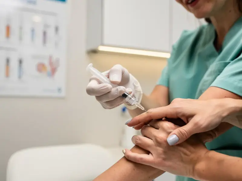 Compare Shots for Weight Loss Near Me: Benefits, Risks, and Suitability